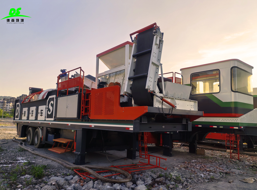 高效淋洗修復(fù)的德森環(huán)境移動(dòng)淋洗車(chē)